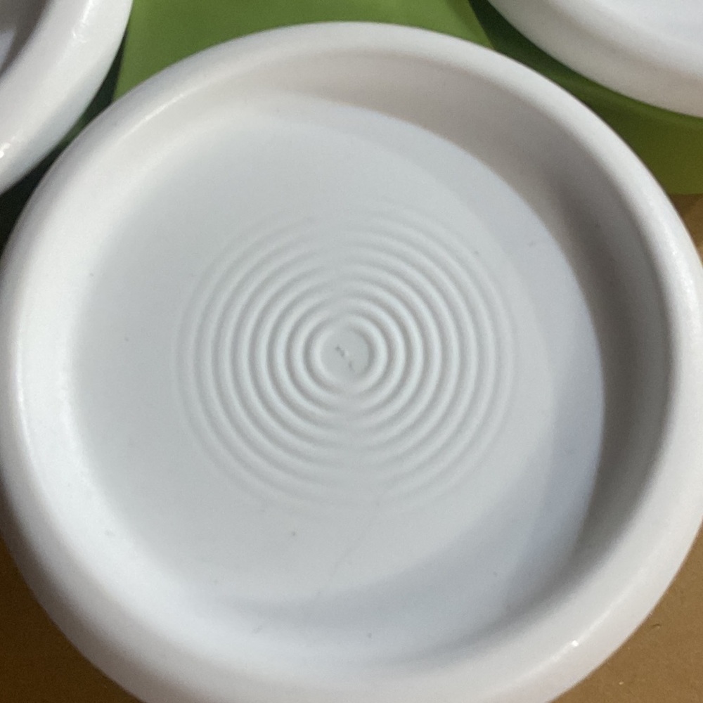 Tupperware Green and White condiments server. - Picture 3 of 8
